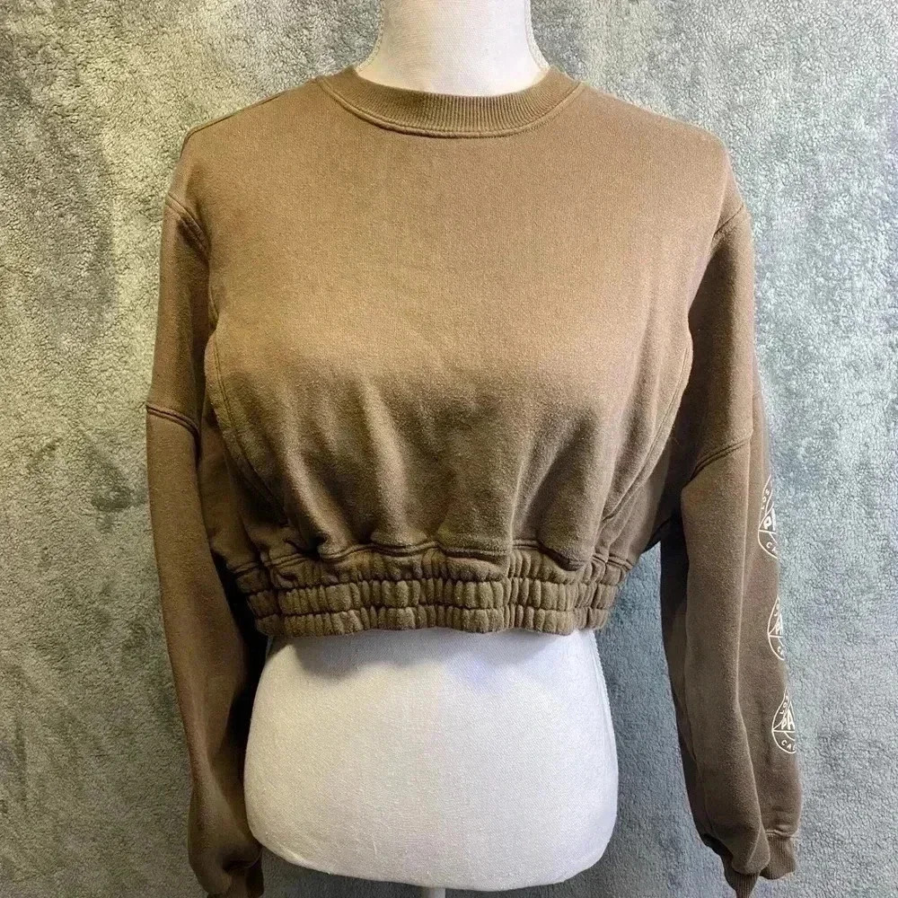 Pacsun brown cropped sweatshirt with front side pockets size‎ S